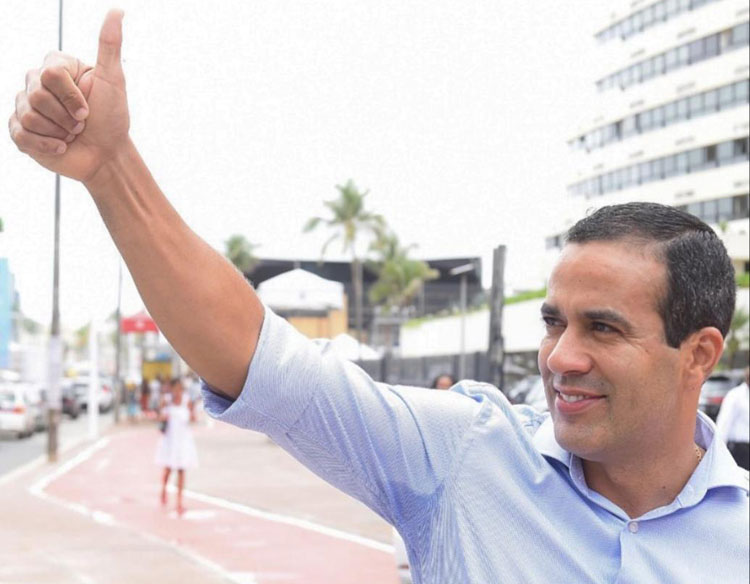Bruno Reis anuncia compra de tablet para cada um dos 116 mil alunos da rede municipal de Salvador