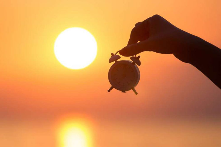 Horário de verão acaba neste sábado