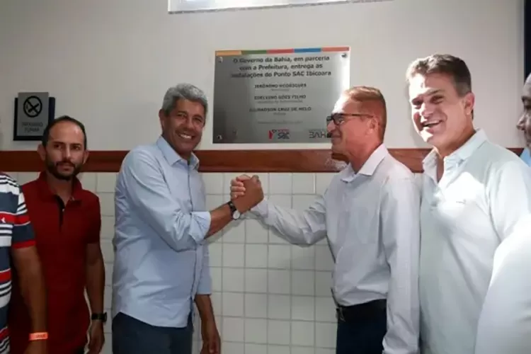 Jerônimo Rodrigues inaugura unidade do SAC e assina ordem de serviço em Ibicoara