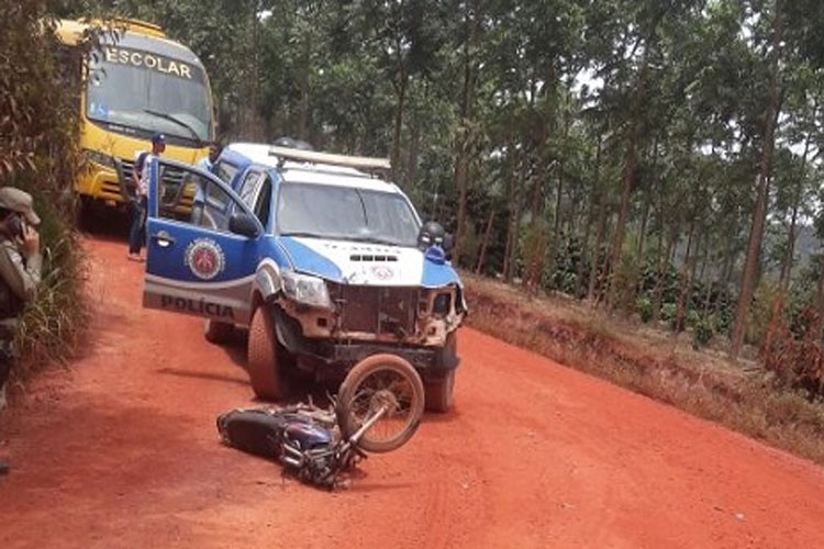 Homem morre após colidir motocicleta contra viatura da PM na zona rural de Ibicoara