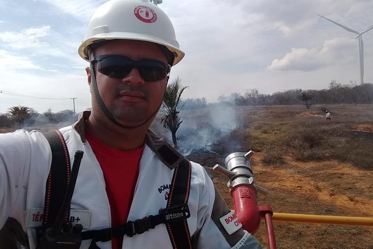 Brumado: Bombeiro reforça orientação de segurança com manutenção de gás de cozinha