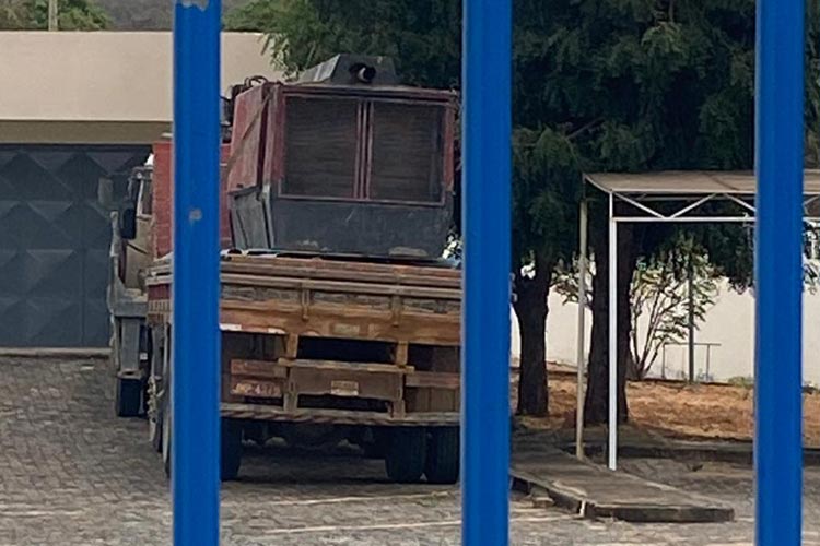 Justiça Eleitoral determina apreensão de máquina de perfurar poço artesiano do município de Caetité