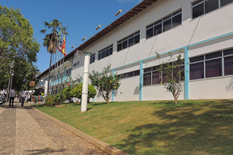 Prefeitura de Brumado antecipa a primeira parcela do 13º salário dos servidores públicos