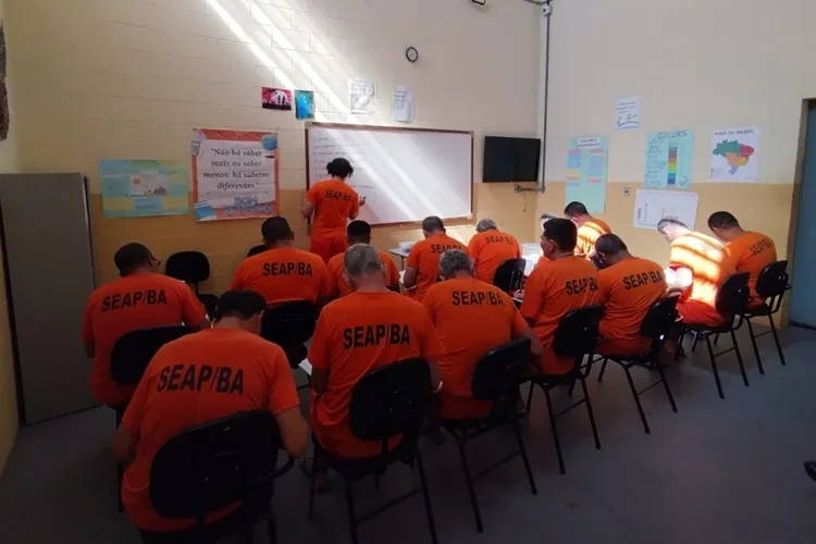 Conjunto Penal de Brumado amplia ações educacionais entre internos
