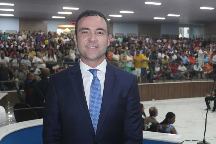 Prefeito de Brumado anuncia reajuste salarial para os servidores municipais