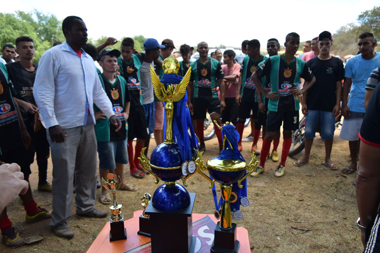 Brumado: Recomeçar conquista o campeonato de futebol de várzea do Dr. Juracy