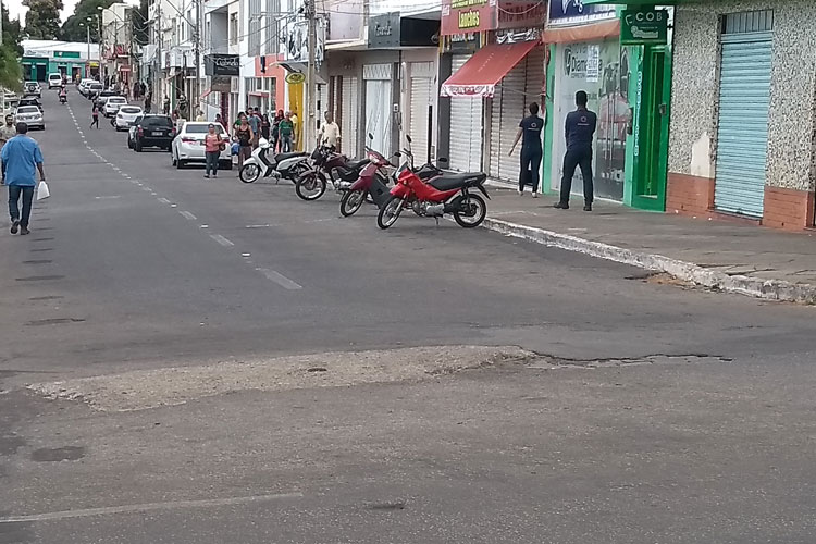 Comerciantes fecharam lojas mais cedo em apoio às manifestações em Brumado