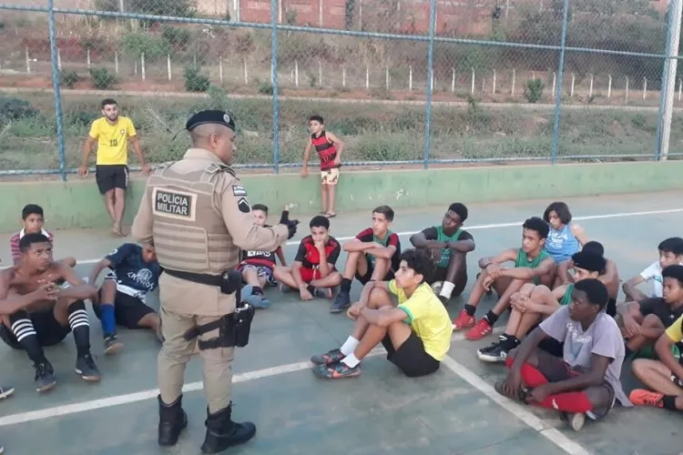 94ª CIPM realiza palestra sobre o combate às drogas em escola da cidade de Caetité