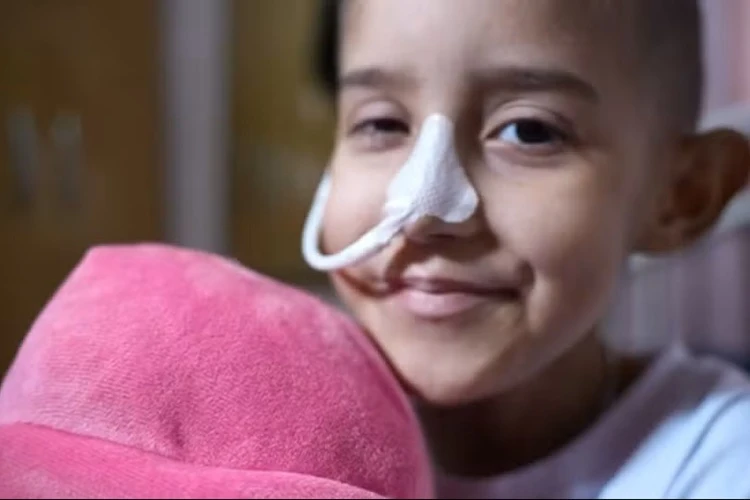 Morre menina com câncer que teve R$ 2,5 milhões desviados por empresários