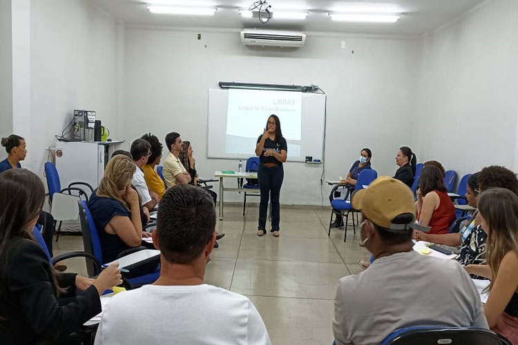 Uneb e Ifba de Brumado promovem curso gratuito de Libras para profissionais