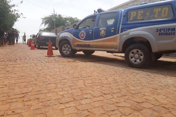 Brumado: Homem de 54 anos é encontrado morto dentro de carro no Bairro Olhos D'água