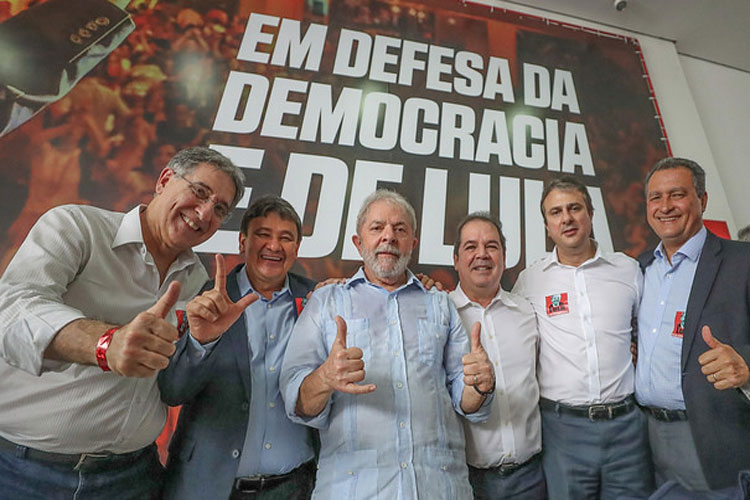 Deputado Waldenor Pereira marca presença no lançamento da pré-candidatura de Lula