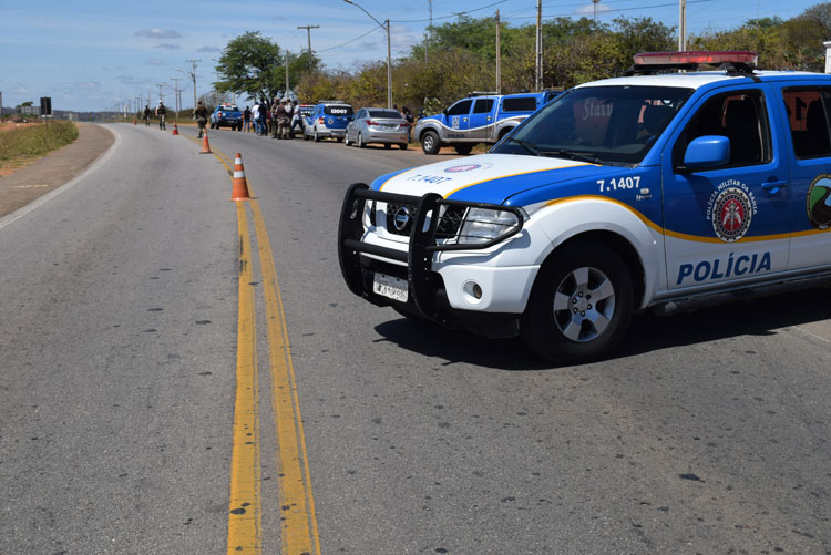 Polícia faz reconstituição do caso de motociclista baleado na BA-262 em Brumado