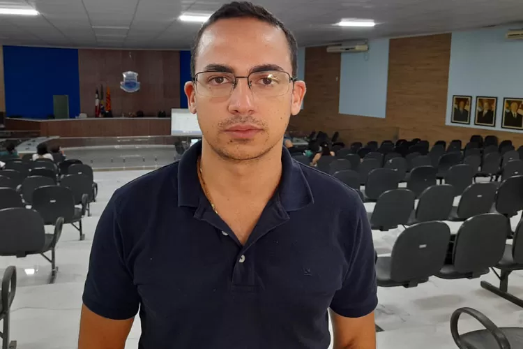 Justiça obriga prefeito de Ituaçu a liberar acesso de contratos e atos licitatórios a vereadores