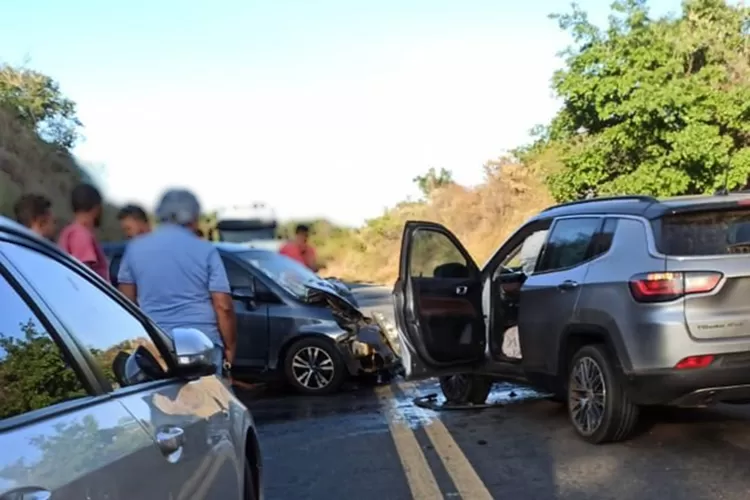 Guanambi: Ex-deputado estadual fica ferido após colisão entre veículos na BR-030
