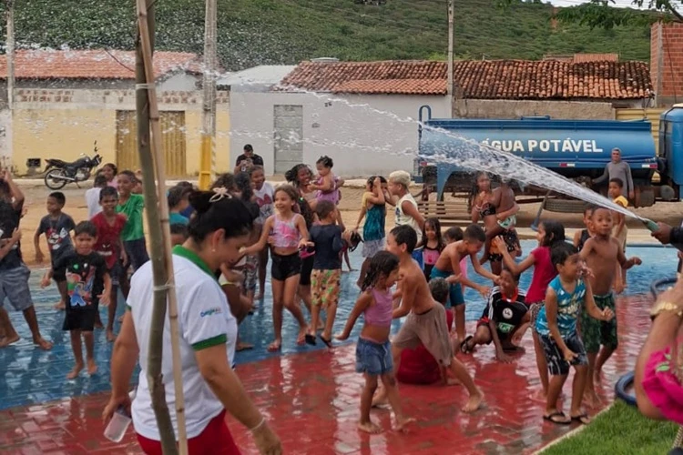 Brumado: Secretaria de Educação realiza férias animadas com alunos da rede municipal