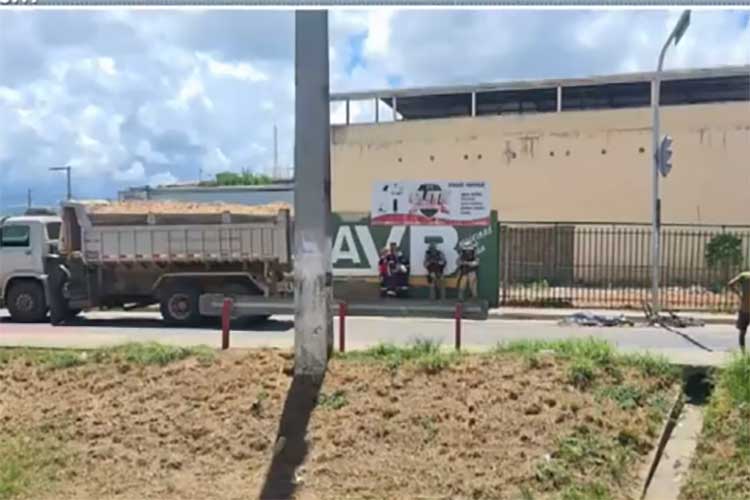 Ciclista morre após ser atropelada por caminhão em Jequié