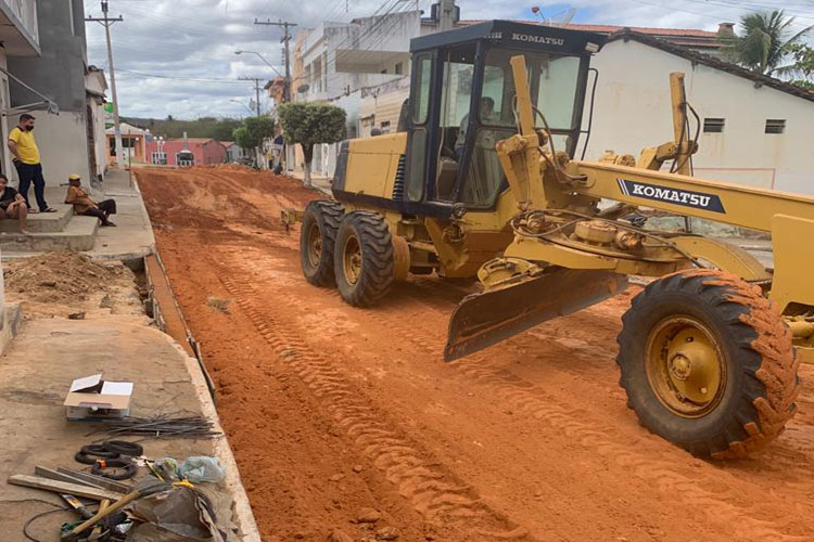 Administração Municipal transforma Malhada de Pedras em um canteiro de obras