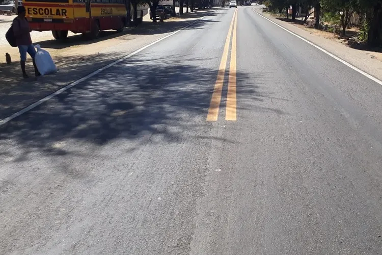 Moradores cobram faixa de pedestres na BR-030 na Vila Presidente Vargas em Brumado