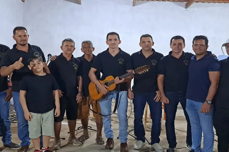 Amigos se reúnem em Brumado para manter viva a tradição da música caipira