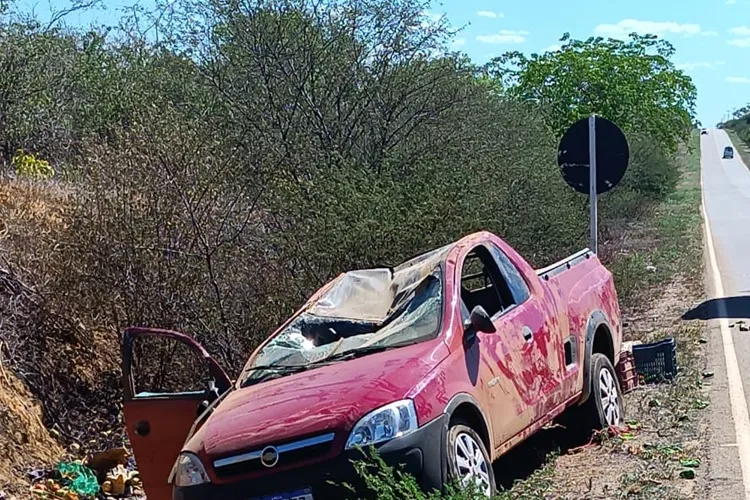 Família fica ferida após pneu de carro estourar na BA-152 em Livramento de Nossa Senhora