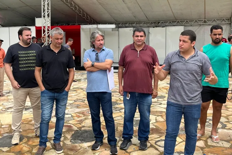 Fortes chuvas danificam estrutura e Feira de Negócios é adiada em Guanambi