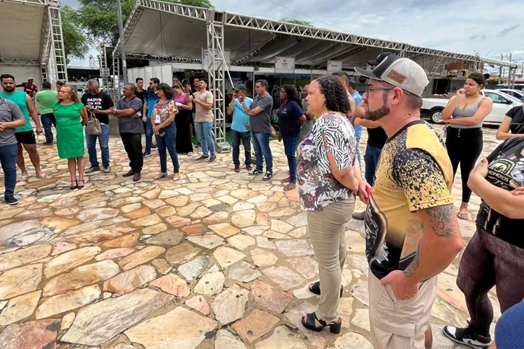 Fortes chuvas danificam estrutura e Feira de Negócios é adiada em Guanambi