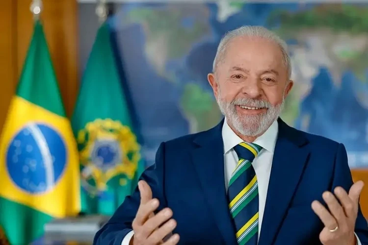 Sem Bolsonaro, Lula venceria qualquer cenário de 2º turno, aponta Quaest