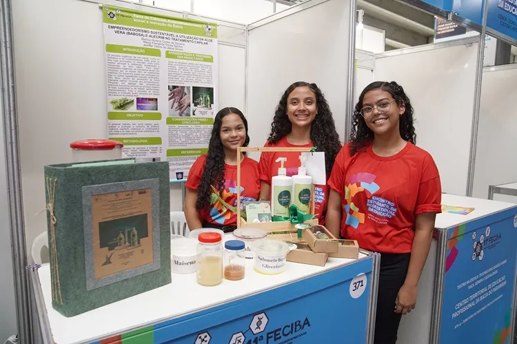 Boquira: Estudantes desenvolvem produtos capilares à base de aloe vera e alecrim