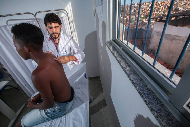 Brasileiros formados no exterior têm novo prazo para Mais Médicos