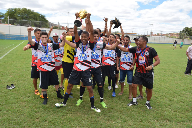 Vitória goleia o Magnesita por 5x1 e conquista o campeonato brumadense de futebol sub 20