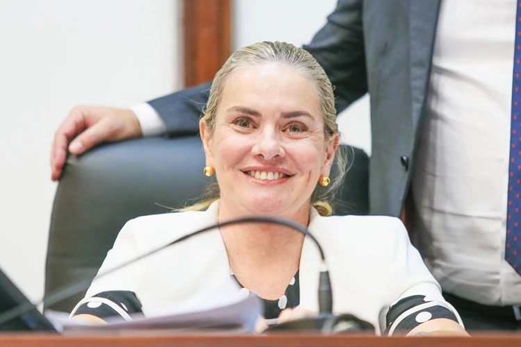 Ivana Bastos tem a maior votação dos jornalistas como destaque parlamentar