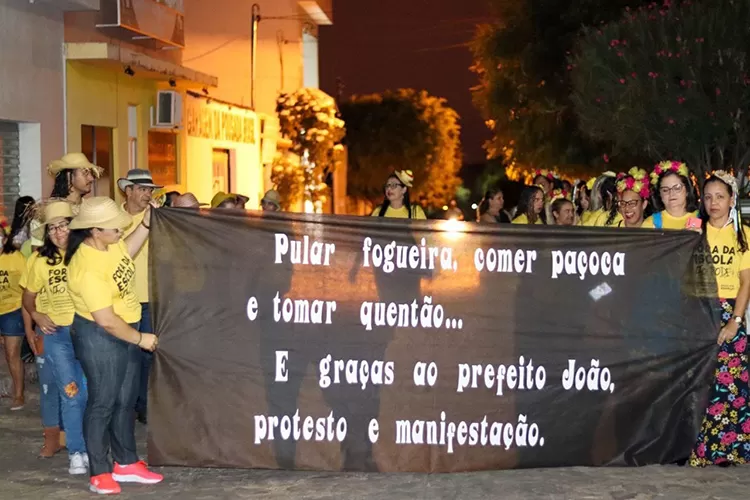Tanhaçu: 'Educação está vivendo período de retrocesso em Tanhaçu', dispara líder sindical