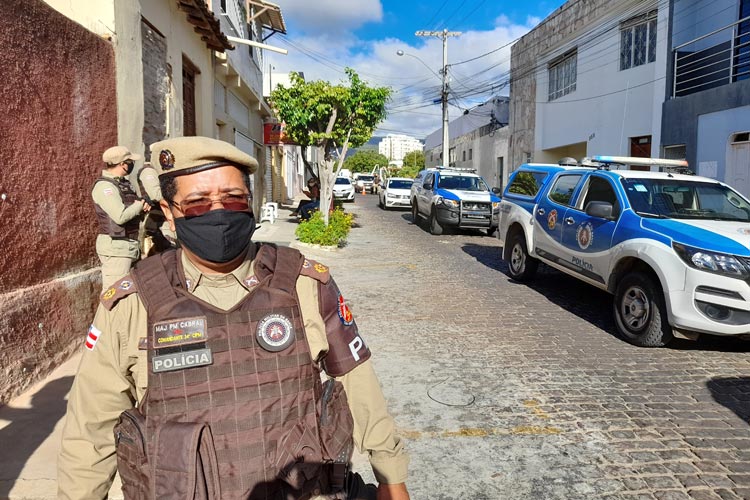 Vacina chega na região de Brumado sob forte esquema de segurança