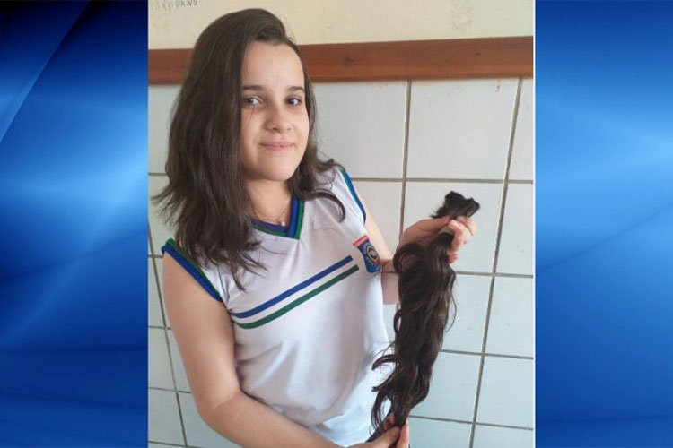 Caculé: Menina de 12 anos corta cabelo para doar para instituição que apoia pacientes com câncer