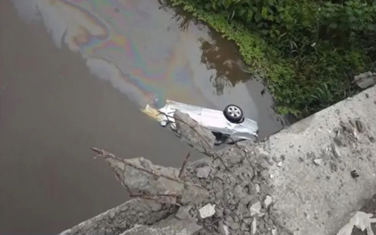 Motorista morre após carro cair de ponte na BA-262