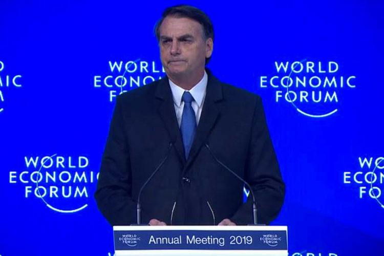 Fórum de Davos: Brasil estará entre 50 melhores para negócios, diz Bolsonaro na Suíça