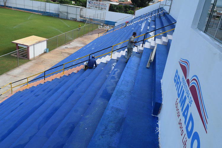 Brumado: Chuvas atrasam reparos no Estádio Gilberto Cardoso; campeonato começa no domingo (18)