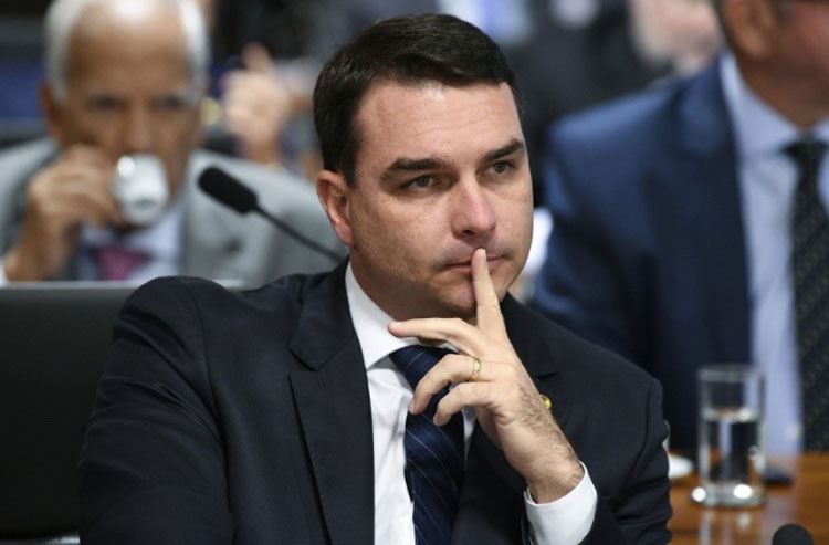 Justiça quebra os sigilos bancário e fiscal de Flávio Bolsonaro