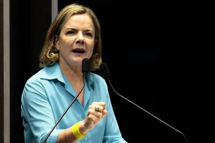 Petrobras quer que Gleisi Hoffmann devolva R$ 1 milhão