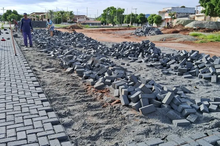 Obras para conclusão da Praça do Cetep são retomadas pela Prefeitura de Guanambi