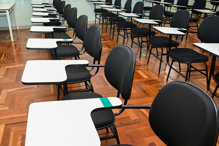 Ideb: Desde 2013, ensino médio brasileiro não atinge nível esperado de qualidade
