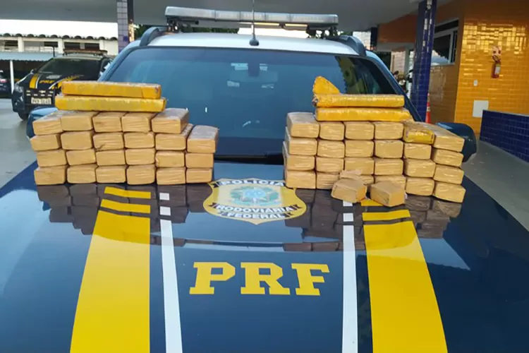 PRF apreende drogas e executa mandado de prisão em Vitória da Conquista