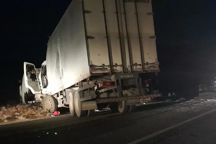 Casal morre e uma pessoa fica gravemente ferida em acidente na BR-030 em Brumado