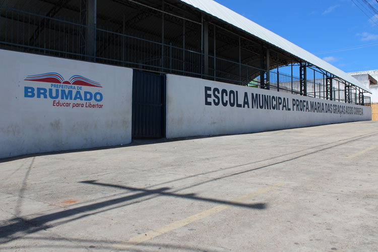 Brumado: Sem água, escola pública é obrigada a dispensar alunos mais cedo