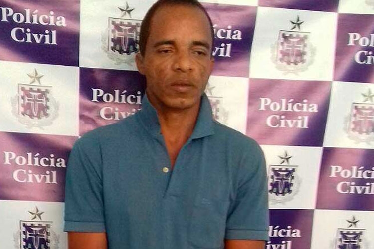Homem é preso por matar o pai com golpes de martelo para roubar R$ 15 mil dele