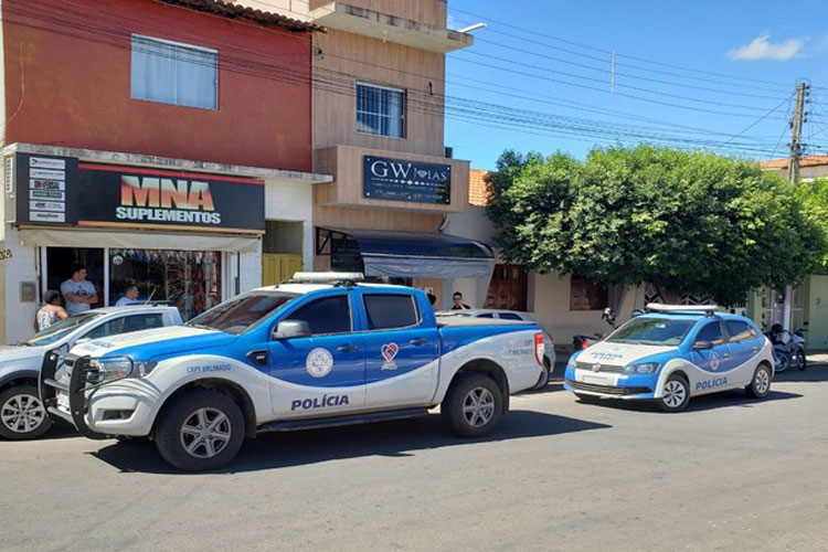 Ladrões invadem loja de joias e deixam prateleiras vazias em Livramento de Nossa Senhora