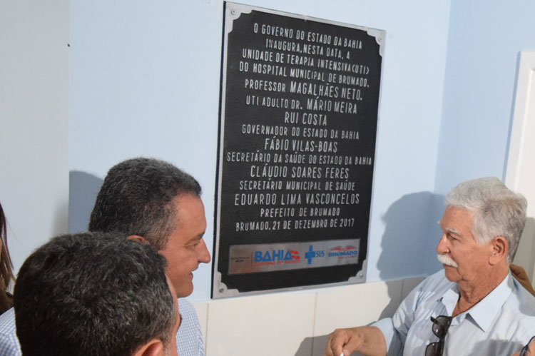 Placa inaugural de Aguiberto da UTI de Brumado é retirada aumentado distanciamento com o prefeito