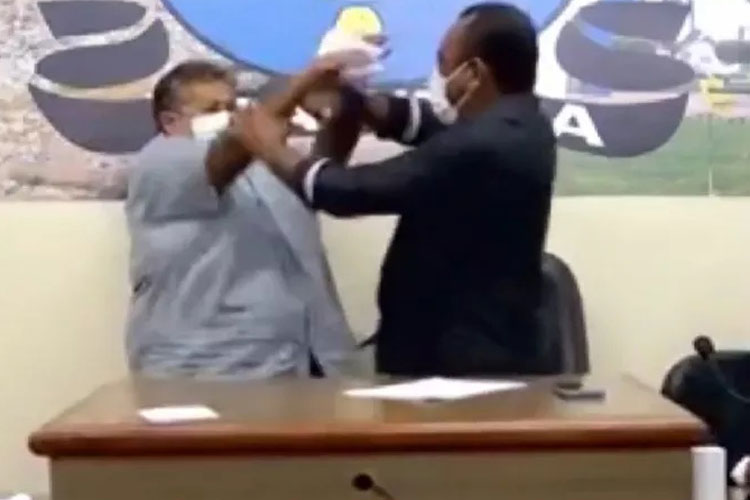 Vereador agride presidente de Câmara de Acajutiba durante sessão