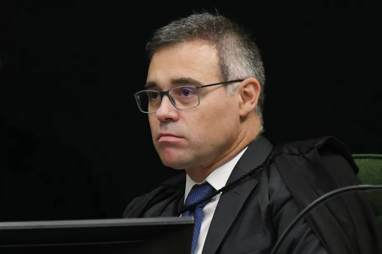 Ministro do STF quer ICMS fixo e cobra explicação da Petrobras